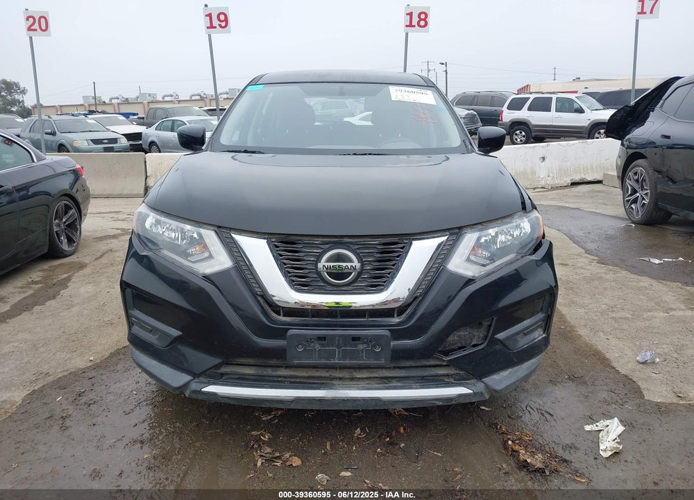 2018 NISSAN ROGUE VIN: KNMAT2MT6JP539260