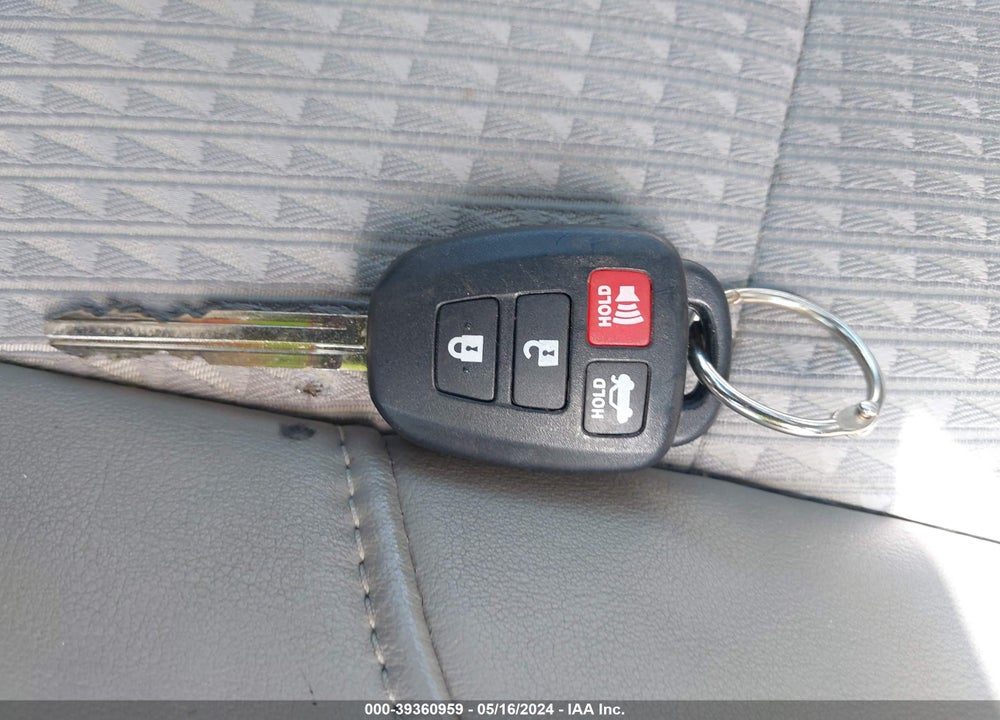 2015 TOYOTA CAMRY SE VIN: 4T1BF1FKXFU483970