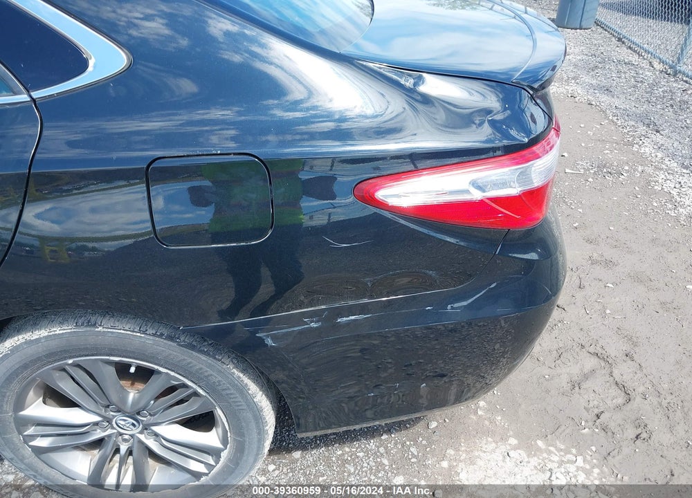 2015 TOYOTA CAMRY SE VIN: 4T1BF1FKXFU483970