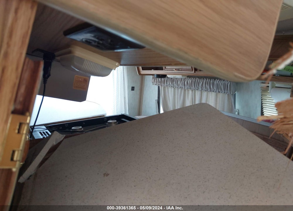 1990 TOYOTA CAMPER VIN: JT5VN94T8L0017712