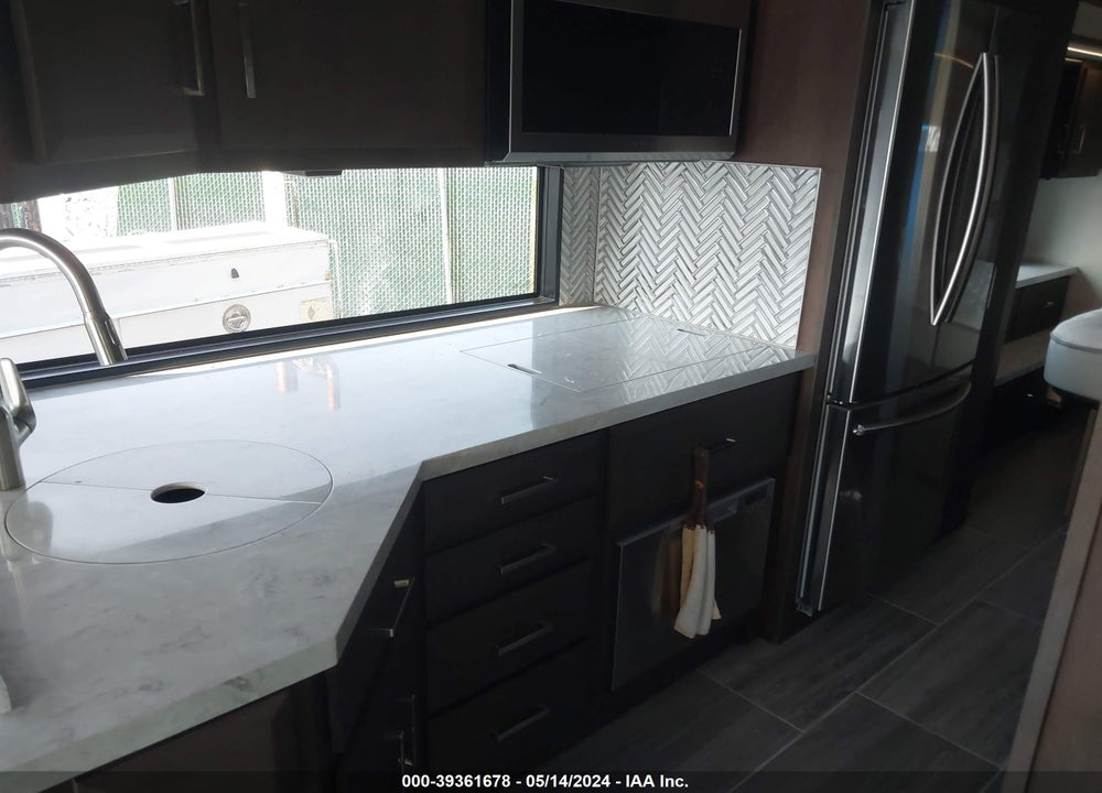 2022 NEWMAR NEW AIRE VIN: 4VZAT1D99NC091624