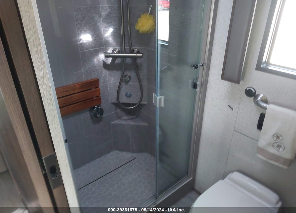 2022 NEWMAR NEW AIRE VIN: 4VZAT1D99NC091624