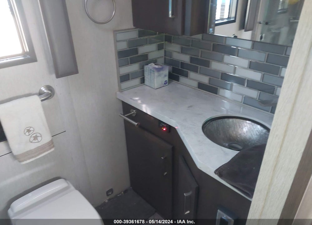 2022 NEWMAR NEW AIRE VIN: 4VZAT1D99NC091624