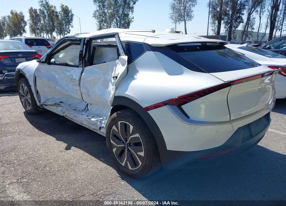2023 KIA EV6 LIGHT VIN: KNDC34LB0P5611135