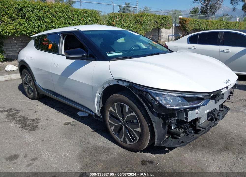 2023 KIA EV6 LIGHT VIN: KNDC34LB0P5611135