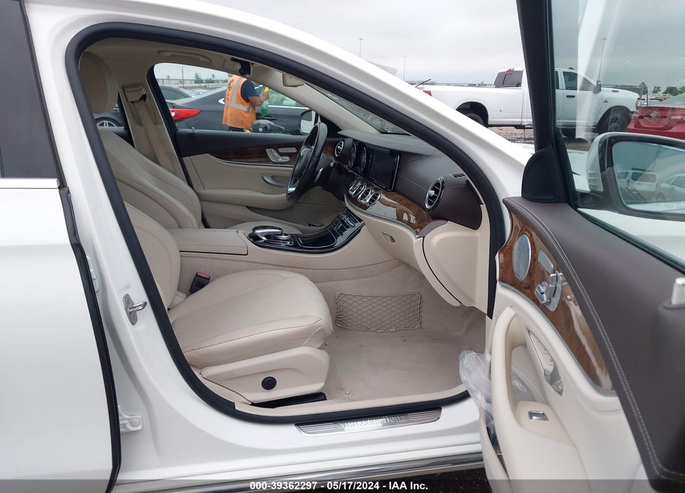 2017 MERCEDES-BENZ E 300 VIN: WDDZF4JB5HA276411