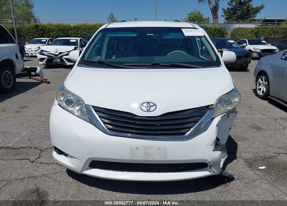 2014 TOYOTA SIENNA LE V6 8 PASSENGER VIN: 5TDKK3DC6ES443685