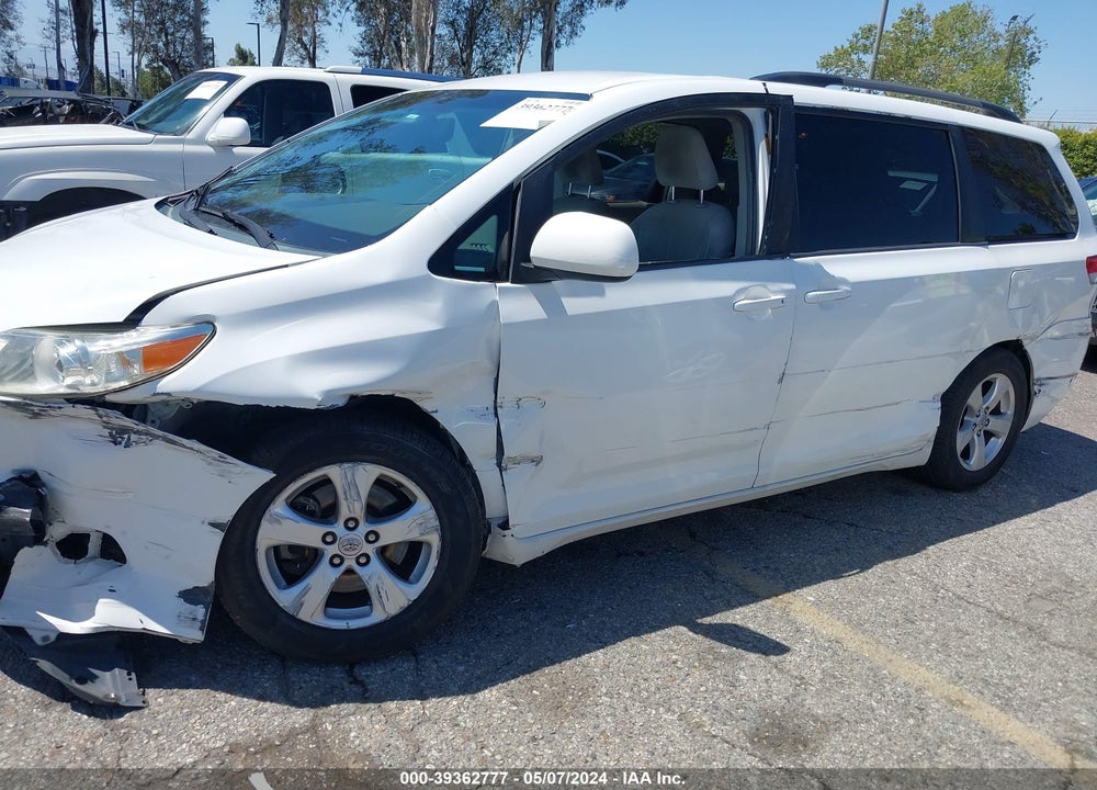 2014 TOYOTA SIENNA LE V6 8 PASSENGER VIN: 5TDKK3DC6ES443685