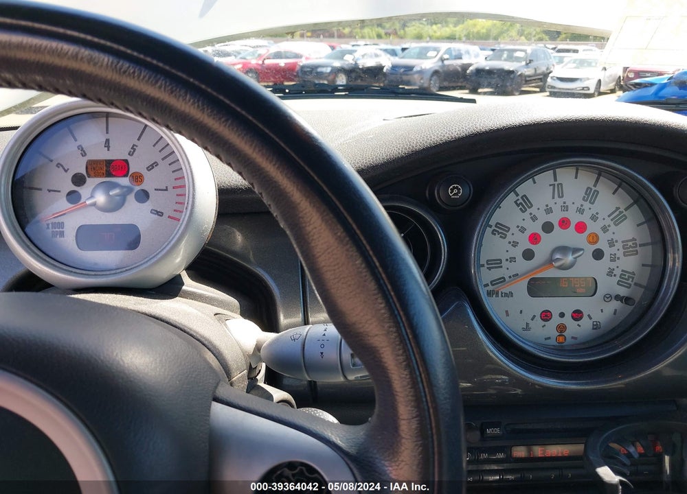 2006 MINI COOPER S VIN: WMWRH33536TF86273