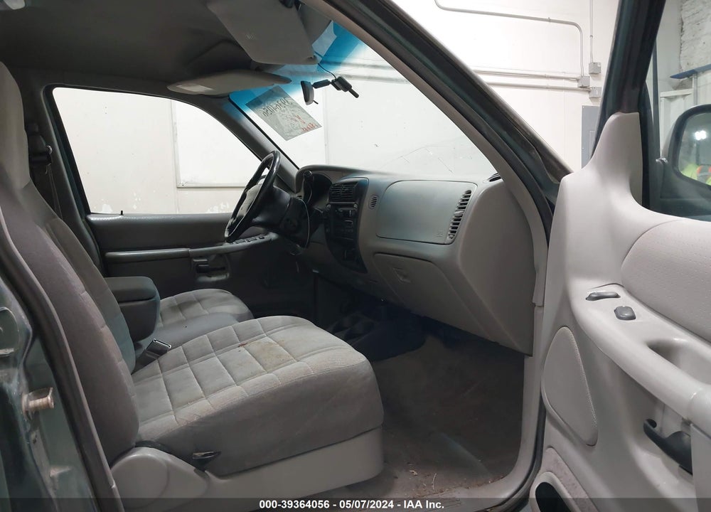 1996 FORD EXPLORER VIN: 1FMDU34X4TUC52440