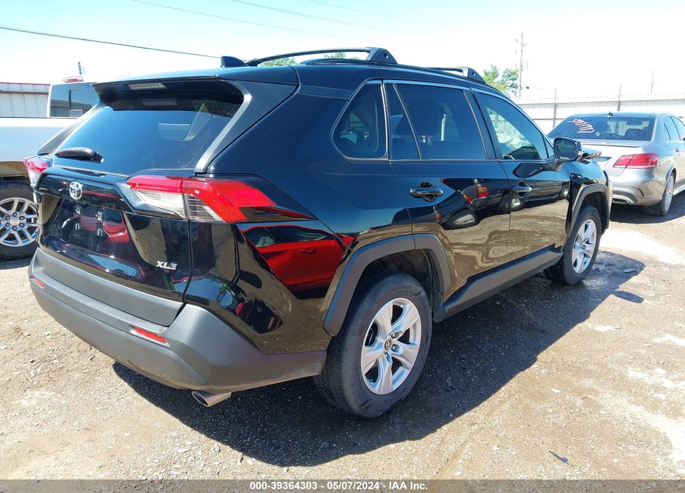 2019 TOYOTA RAV4 XLE VIN: JTMW1RFV1KD016265