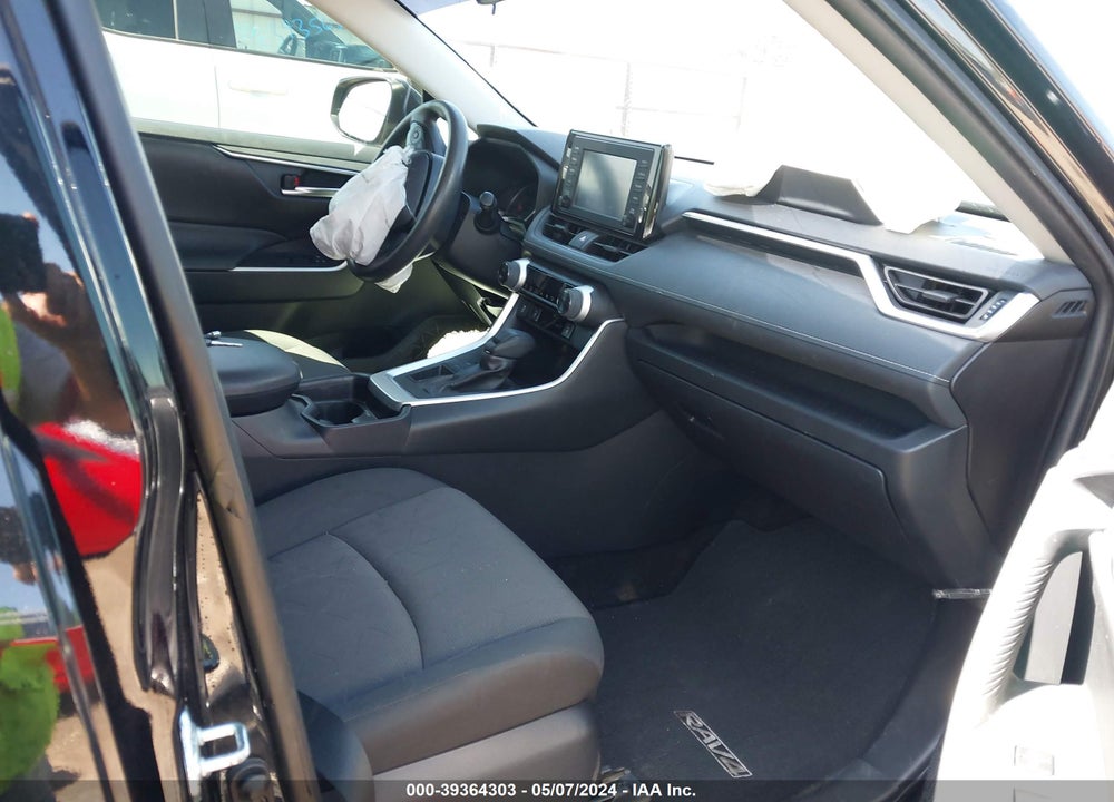 2019 TOYOTA RAV4 XLE VIN: JTMW1RFV1KD016265