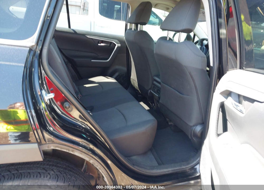 2019 TOYOTA RAV4 XLE VIN: JTMW1RFV1KD016265