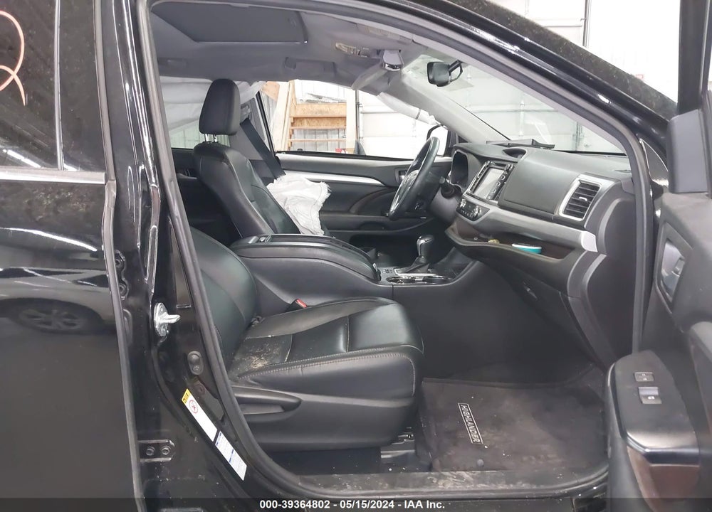 2016 TOYOTA HIGHLANDER XLE V6 VIN: 5TDJKRFH9GS253177