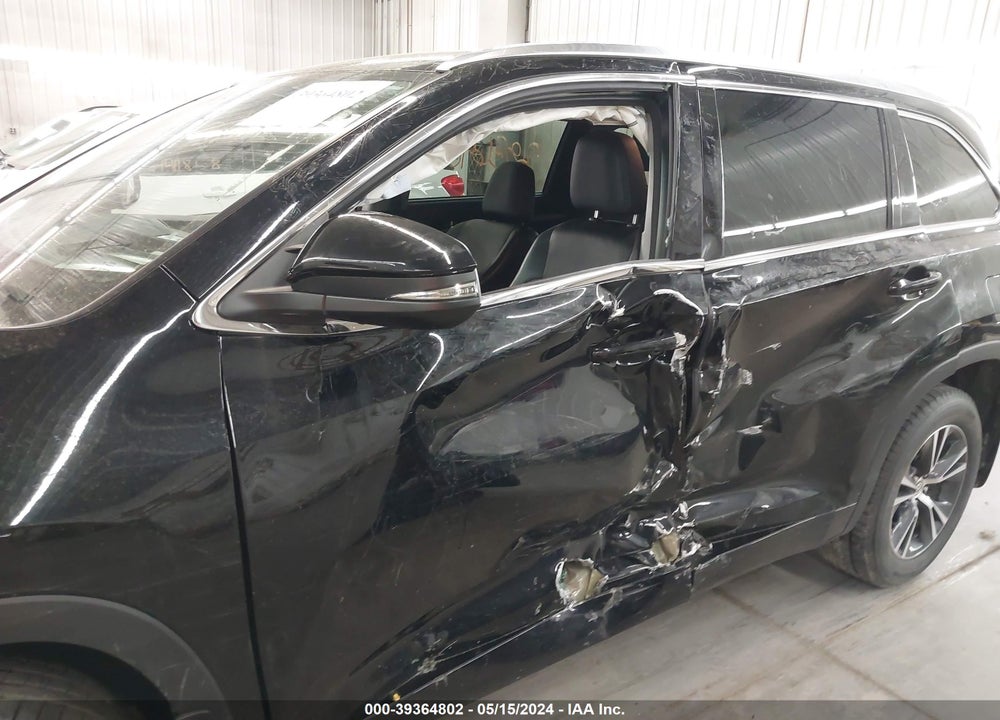 2016 TOYOTA HIGHLANDER XLE V6 VIN: 5TDJKRFH9GS253177