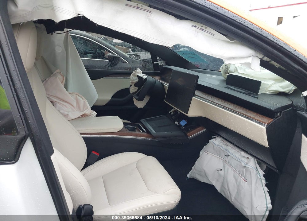 2023 TESLA MODEL X DUAL MOTOR ALL-WHEEL DRIVE/STANDARD RANGE VIN: 7SAXCBE59PF399303