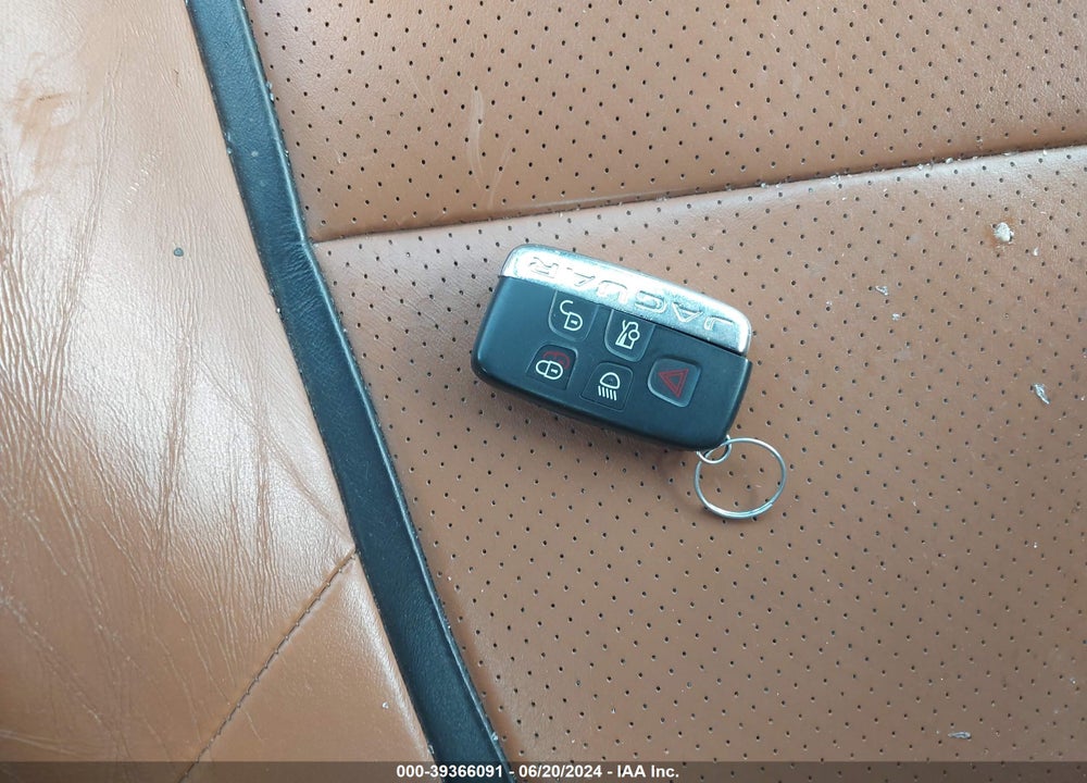 2015 JAGUAR XF 3.0 PORTFOLIO/3.0 SPORT VIN: SAJWA0F77F8U51949