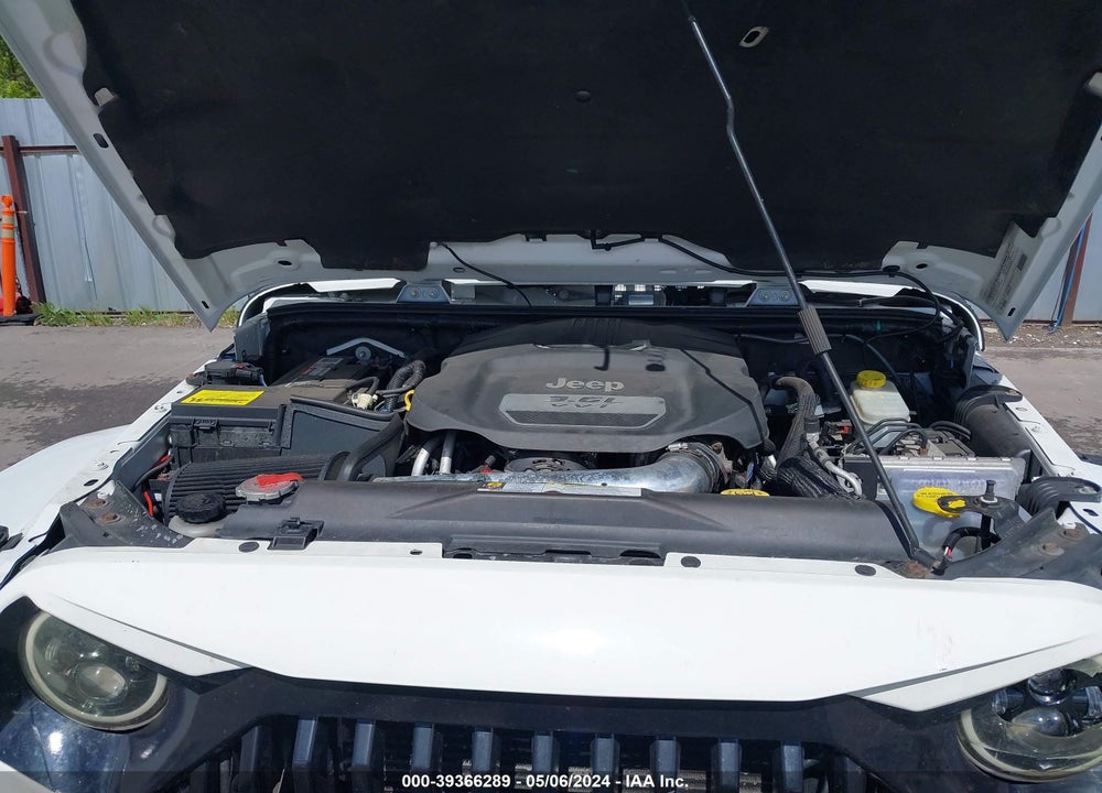 2012 JEEP WRANGLER UNLIMITED SAHARA VIN: 1C4HJWEG4CL104437