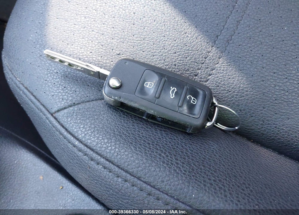 2012 VOLKSWAGEN JETTA 2.5L SE VIN: 3VWDP7AJ4CM309482