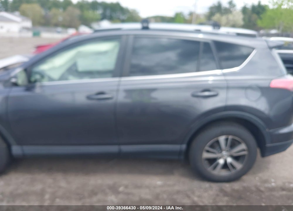 2017 TOYOTA RAV4 XLE VIN: JTMRFREV1HJ125027