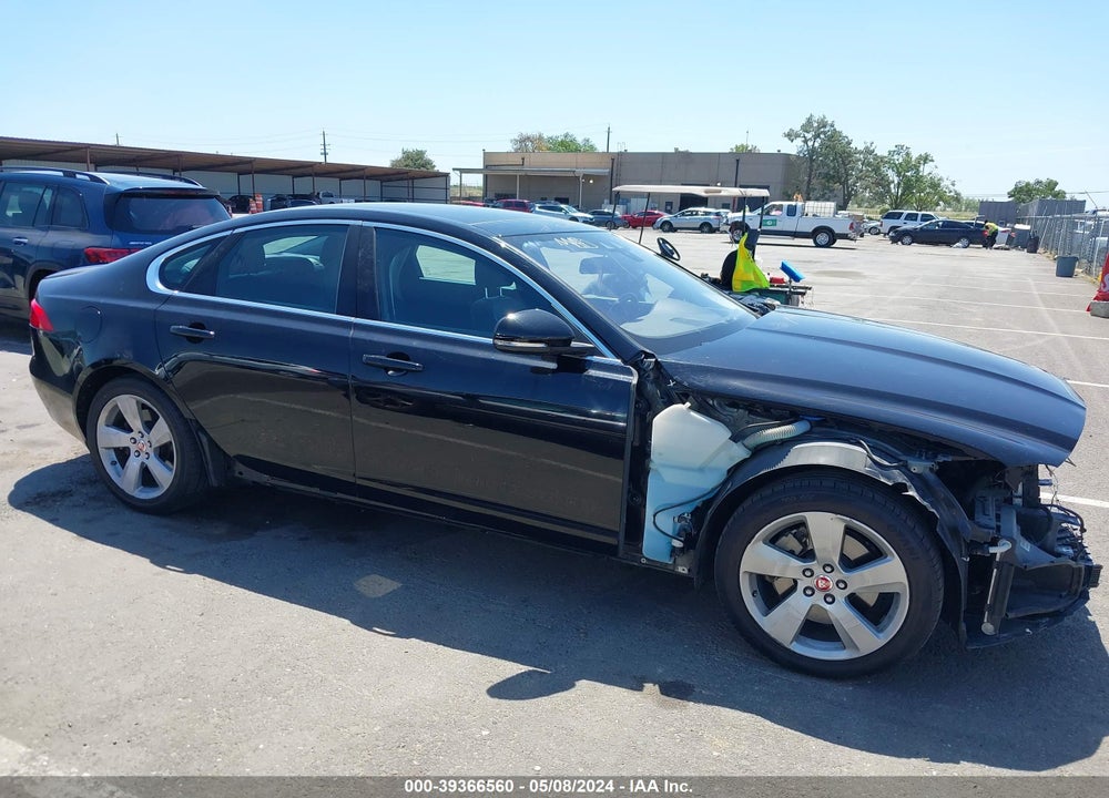 2018 JAGUAR XF 25T VIN: SAJBR4FX3JCY69512