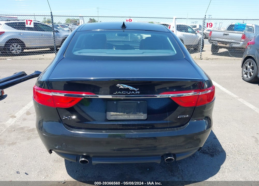 2018 JAGUAR XF 25T VIN: SAJBR4FX3JCY69512