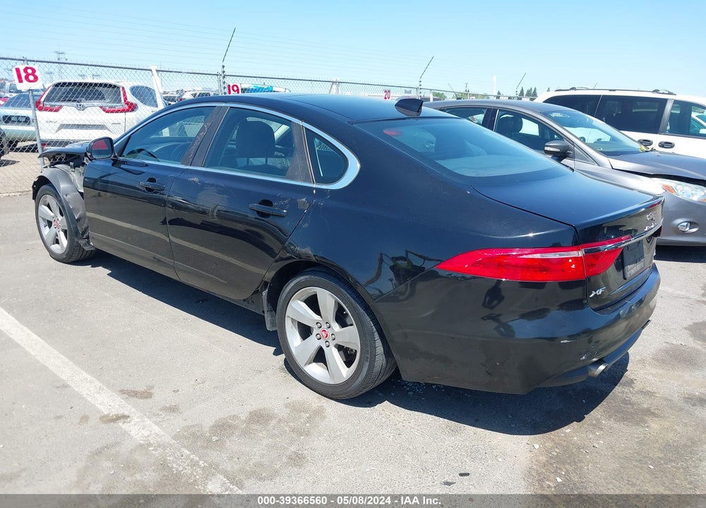 2018 JAGUAR XF 25T VIN: SAJBR4FX3JCY69512