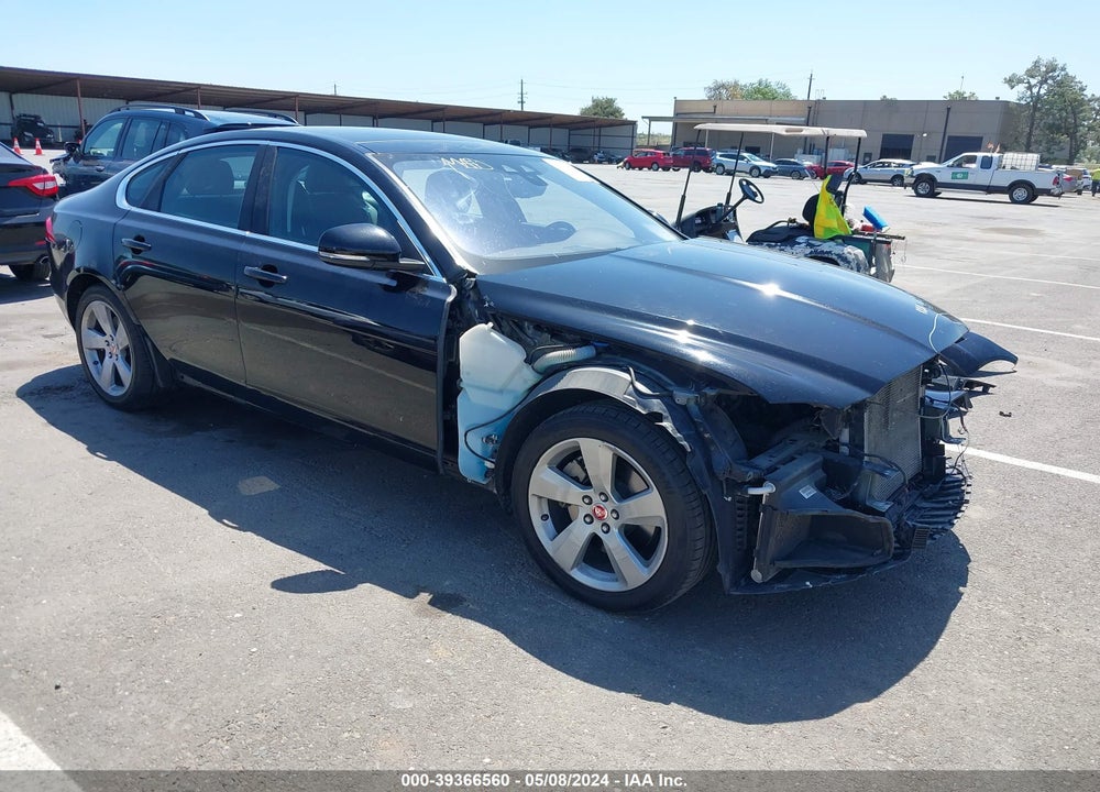 2018 JAGUAR XF 25T VIN: SAJBR4FX3JCY69512