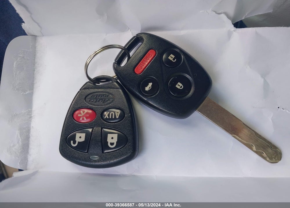 2008 HONDA ACCORD VIN: 1HGCP36878A010832