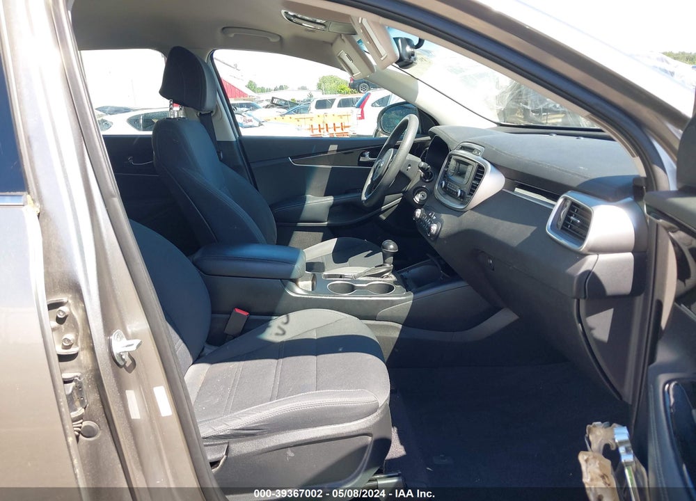 2017 KIA SORENTO 2.4L L VIN: 5XYPG4A30HG192388