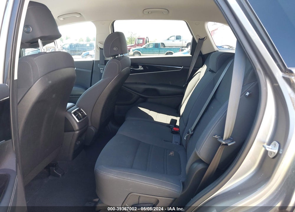 2017 KIA SORENTO 2.4L L VIN: 5XYPG4A30HG192388