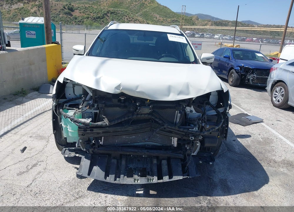 2018 NISSAN ROGUE SV VIN: JN8AT2MT5JW492393