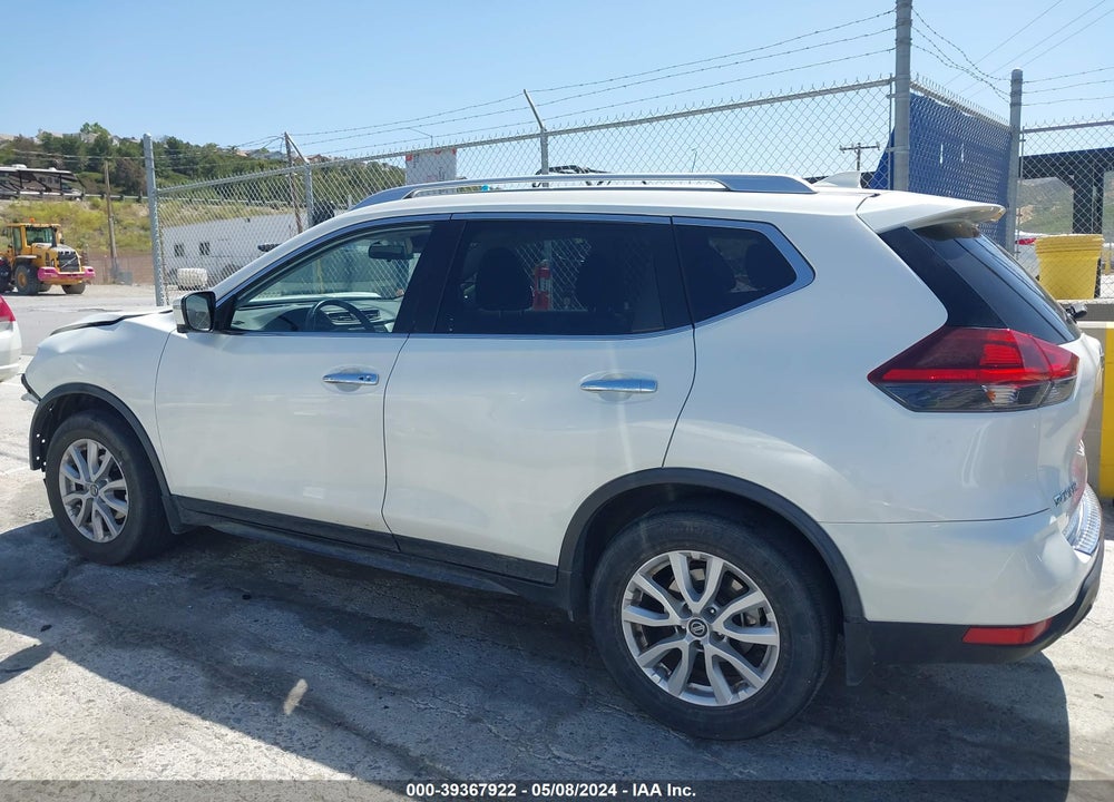 2018 NISSAN ROGUE SV VIN: JN8AT2MT5JW492393