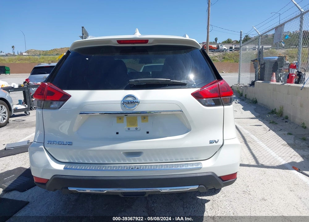 2018 NISSAN ROGUE SV VIN: JN8AT2MT5JW492393