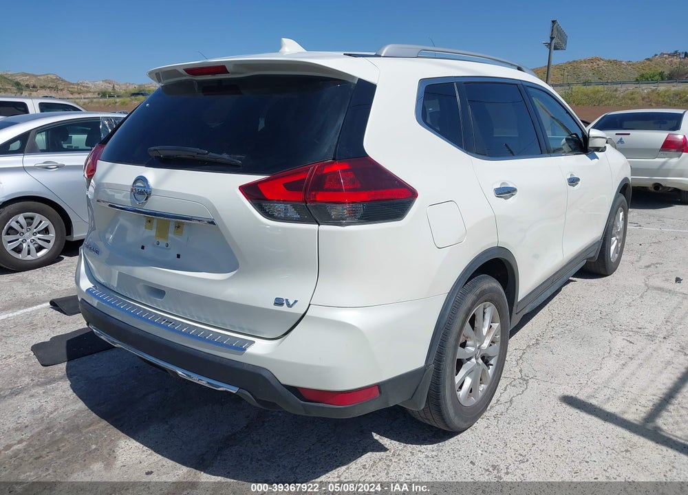 2018 NISSAN ROGUE SV VIN: JN8AT2MT5JW492393