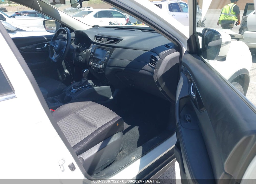 2018 NISSAN ROGUE SV VIN: JN8AT2MT5JW492393