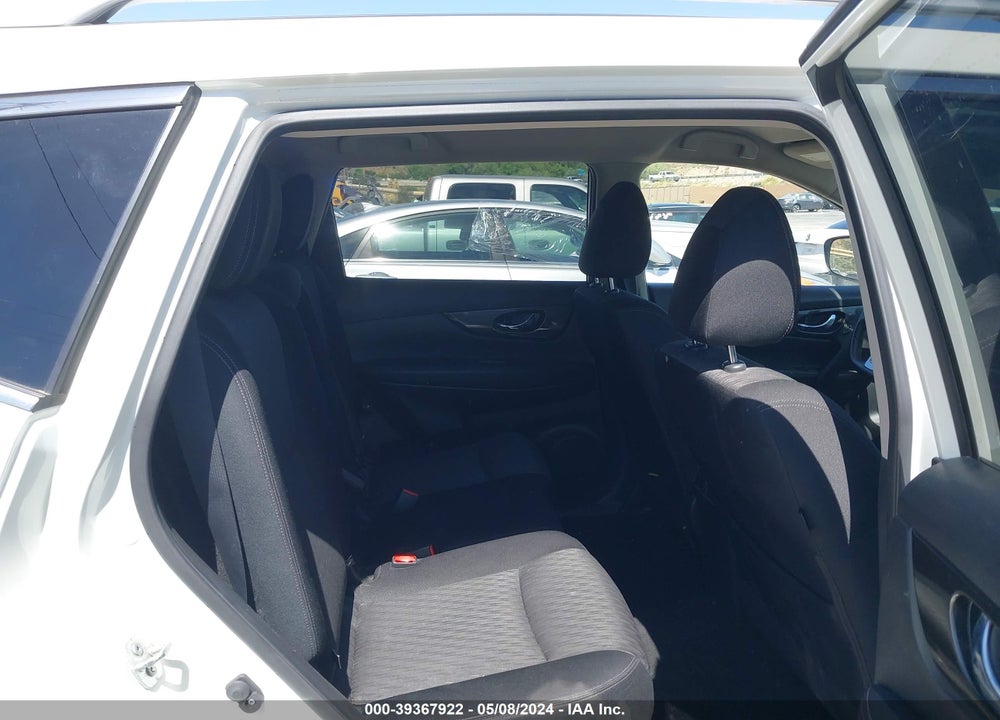2018 NISSAN ROGUE SV VIN: JN8AT2MT5JW492393
