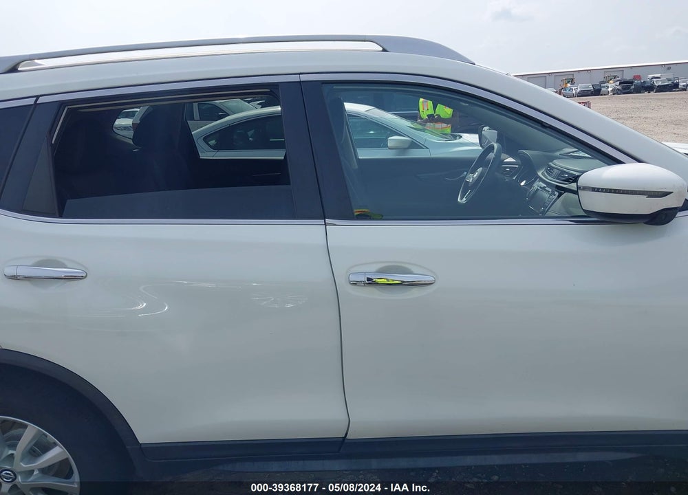 2019 NISSAN ROGUE SV VIN: KNMAT2MV7KP518050