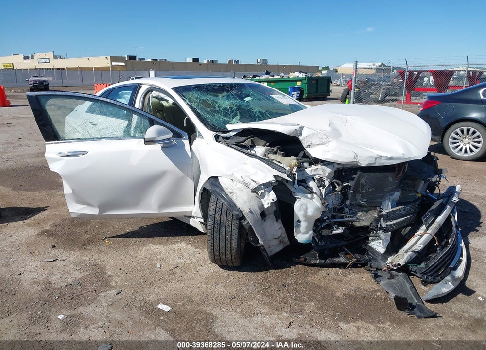 2015 LINCOLN MKZ HYBRID VIN: 3LN6L2LU3FR629395