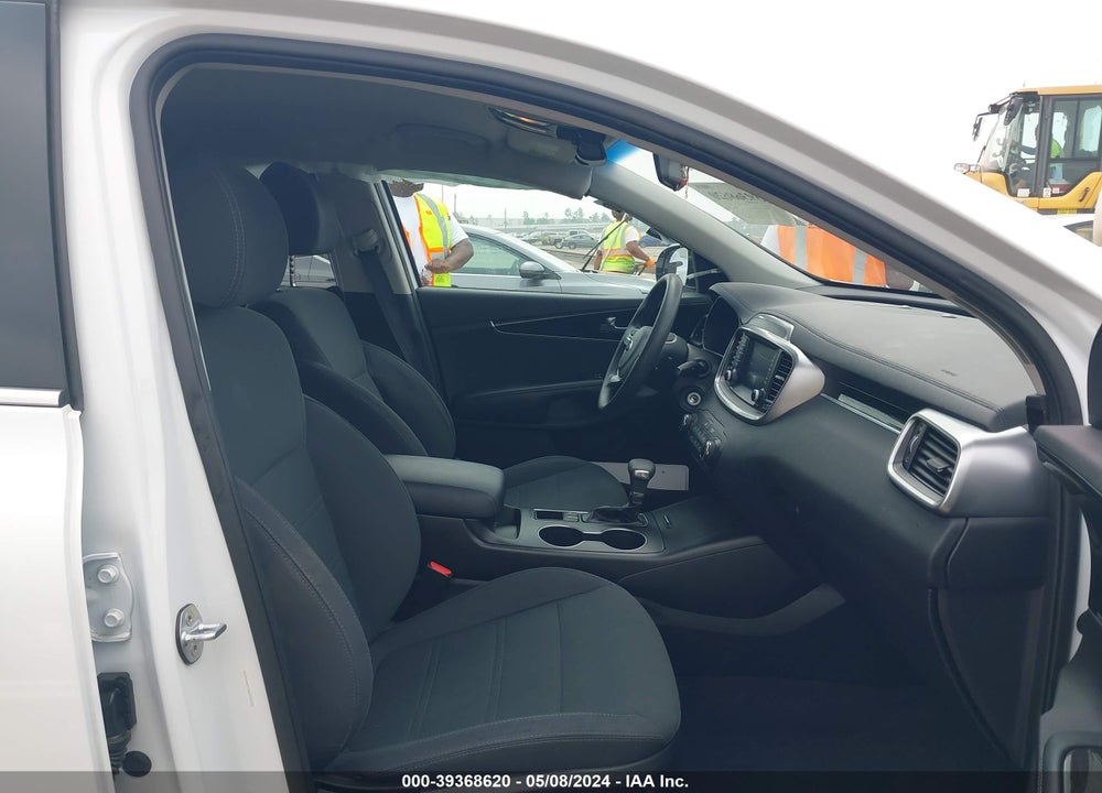 2019 KIA SORENTO VIN: 5XYPG4A37KG554532