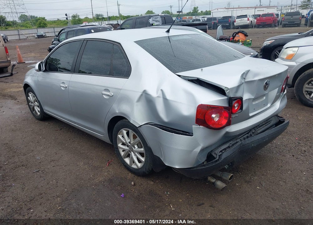 2010 VOLKSWAGEN JETTA VIN: 3VWRZ7AJ9AM116516