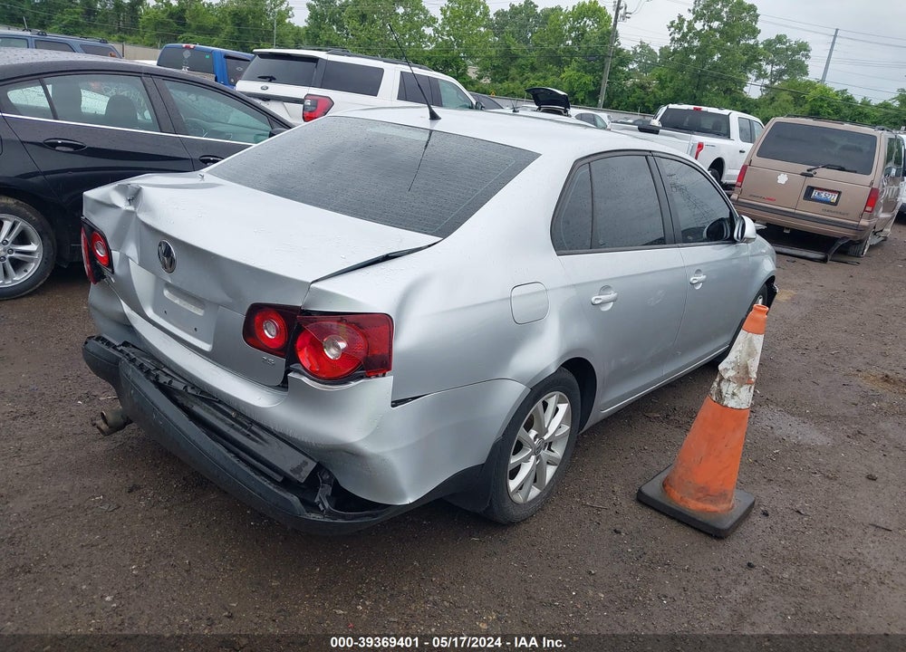 2010 VOLKSWAGEN JETTA VIN: 3VWRZ7AJ9AM116516