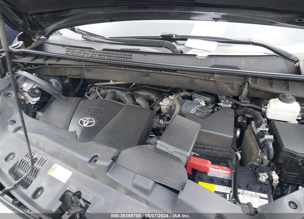 2018 TOYOTA HIGHLANDER SE VIN: 5TDKZRFH7JS284838