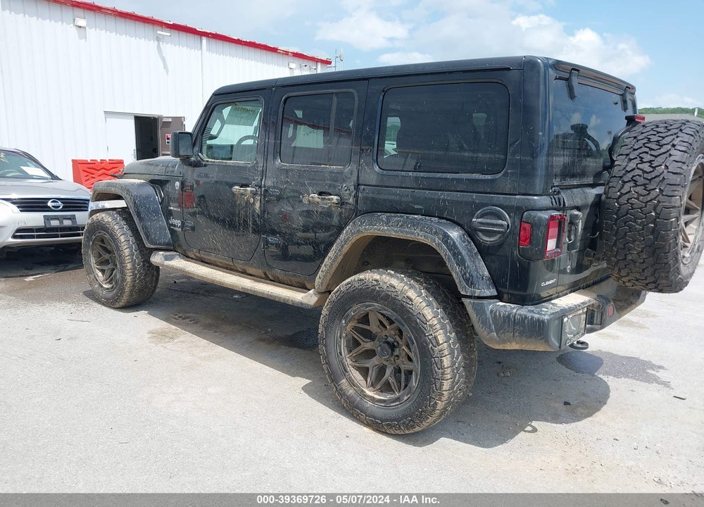 2018 JEEP WRANGLER UNLIMITED SAHARA VIN: 1C4HJXEGXJW321945