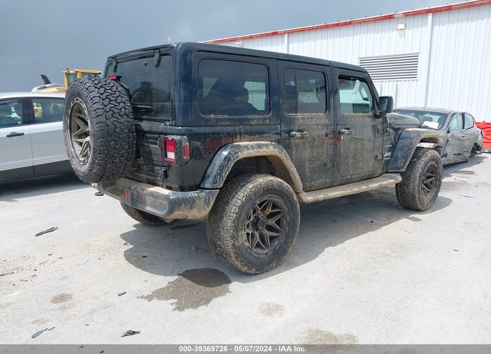 2018 JEEP WRANGLER UNLIMITED SAHARA VIN: 1C4HJXEGXJW321945