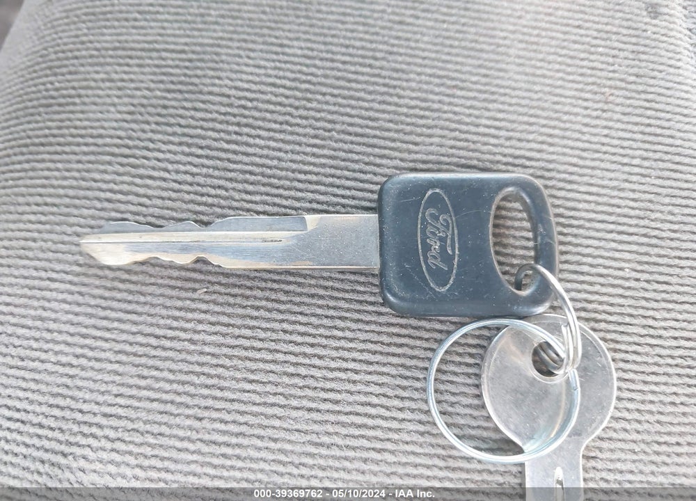 1999 FORD F-250 LARIAT/XL/XLT VIN: 1FTNX21SXXEC99796