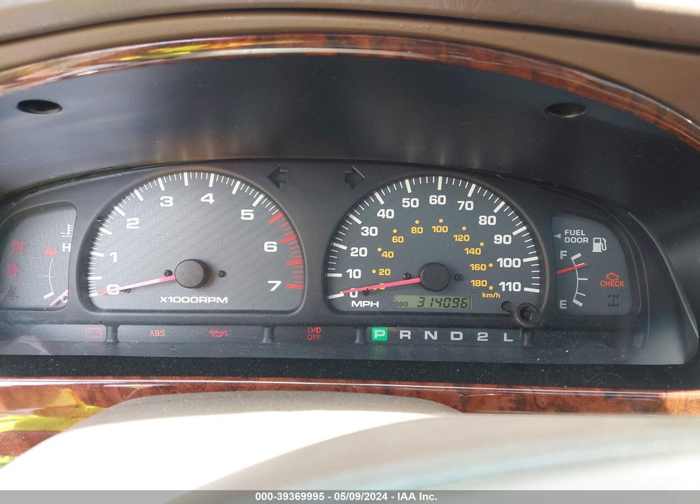 1999 TOYOTA 4RUNNER LIMITED V6 VIN: JT3GN87R3X0106167