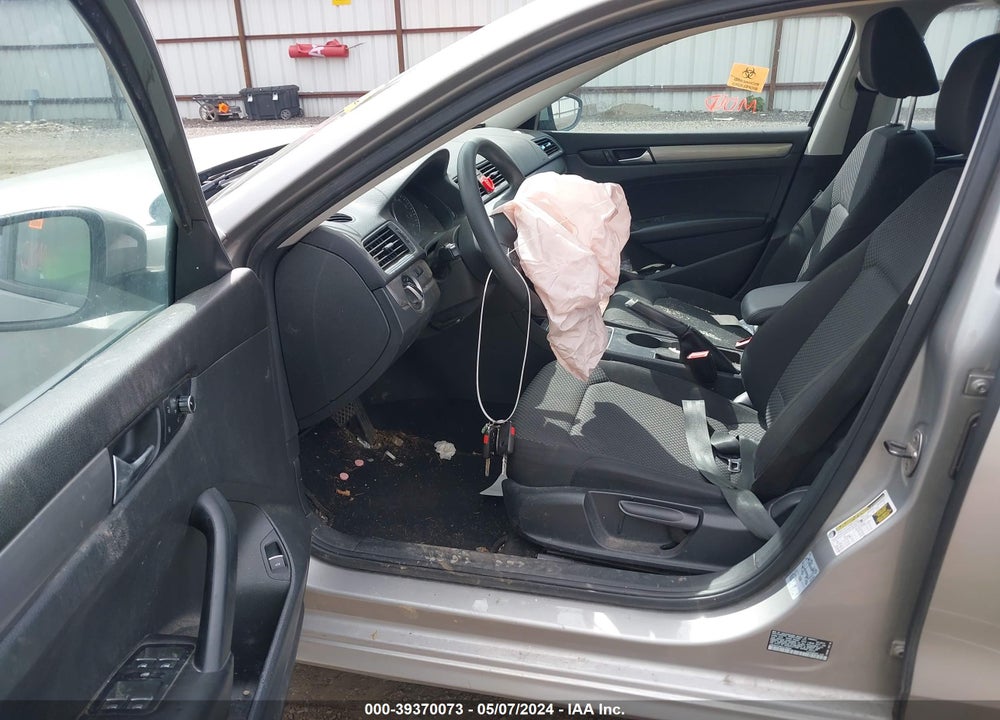 2012 VOLKSWAGEN PASSAT VIN: 1VWAH7A38CC103536