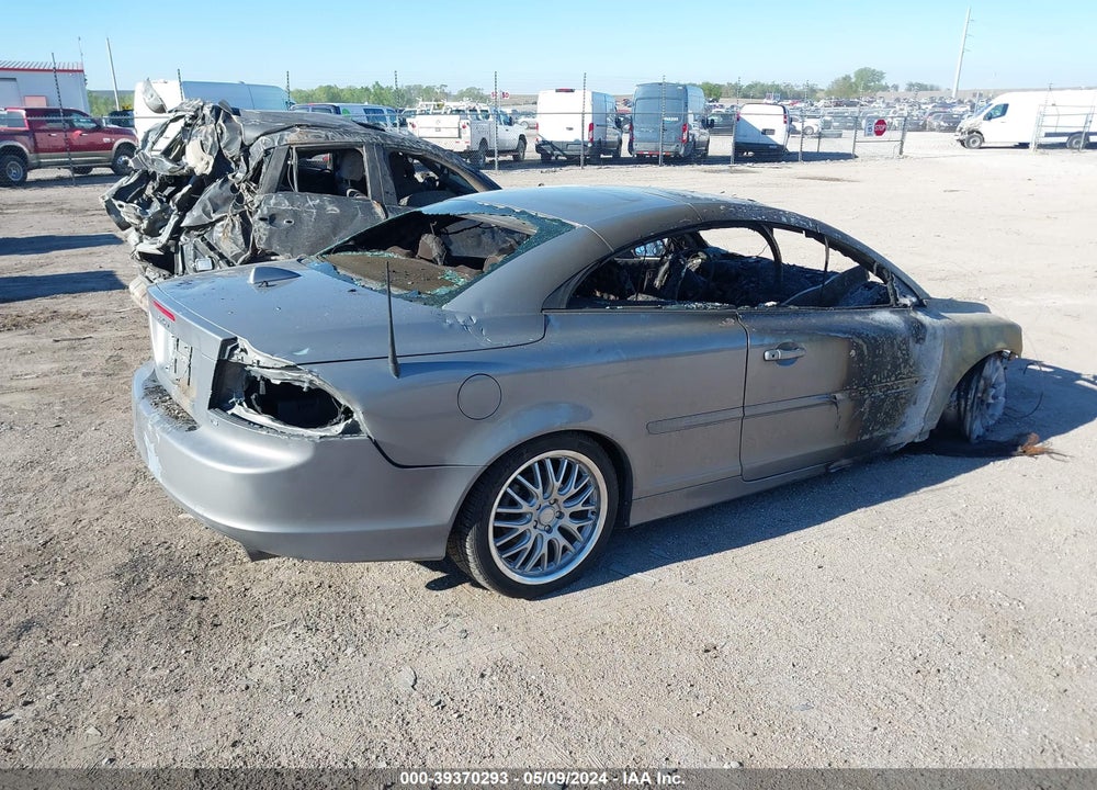 2007 VOLVO C70 T5 VIN: YV1MC68227J017124