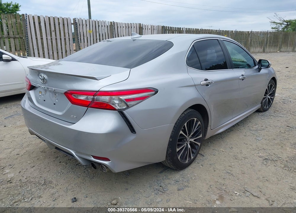 2018 TOYOTA CAMRY SE VIN: 4T1B11HK2JU641545